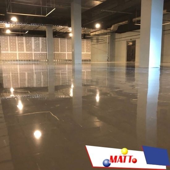 รับทำ polishing concrete งานขัดเคลือบปูนให้มันเงา - รับติดตั้งพื้นอีพ็อกซี่พียู - แมทท์ เคมมี่